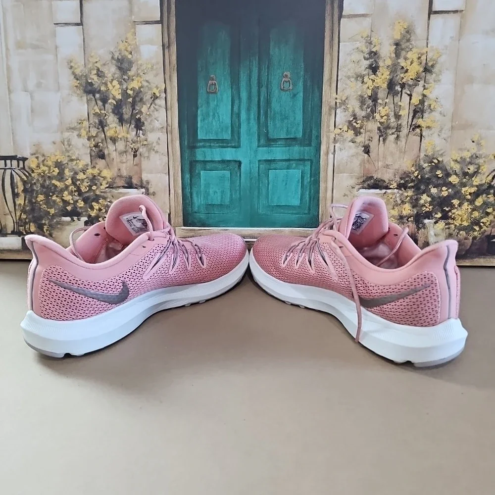 Nike‎ Quest 2 Women's Pink Silver Running Shoes Size 11 C13803-600